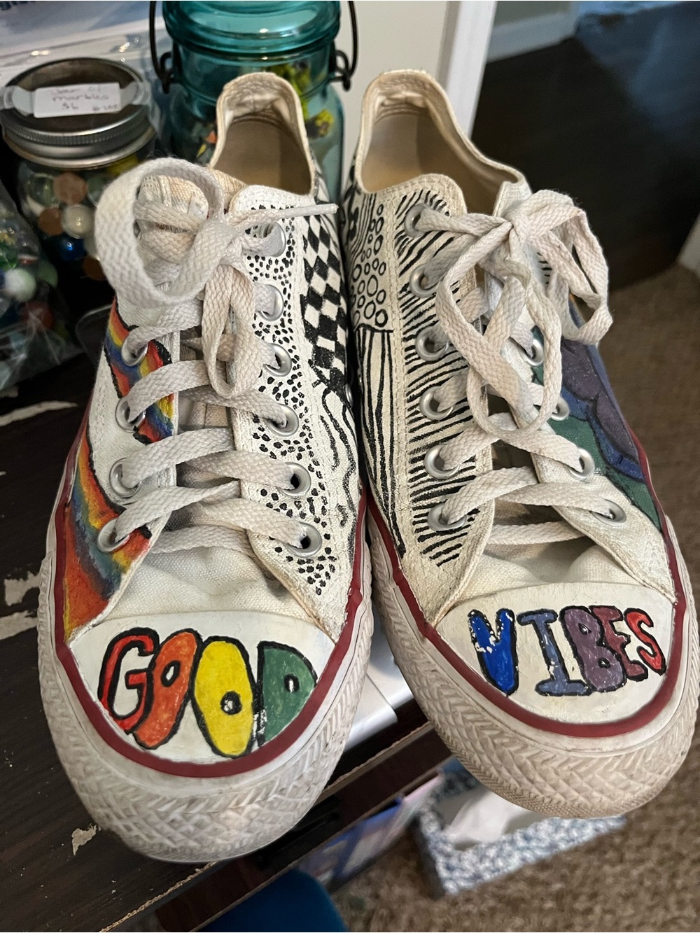 Converse mens 7 womens 9 White Canvas Sneakers with Rainbow 'Good Vibes' Artwork
